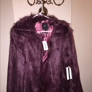 😍🥰NWT Forever 21 Burgundy Faux fur coat. ❣️😍